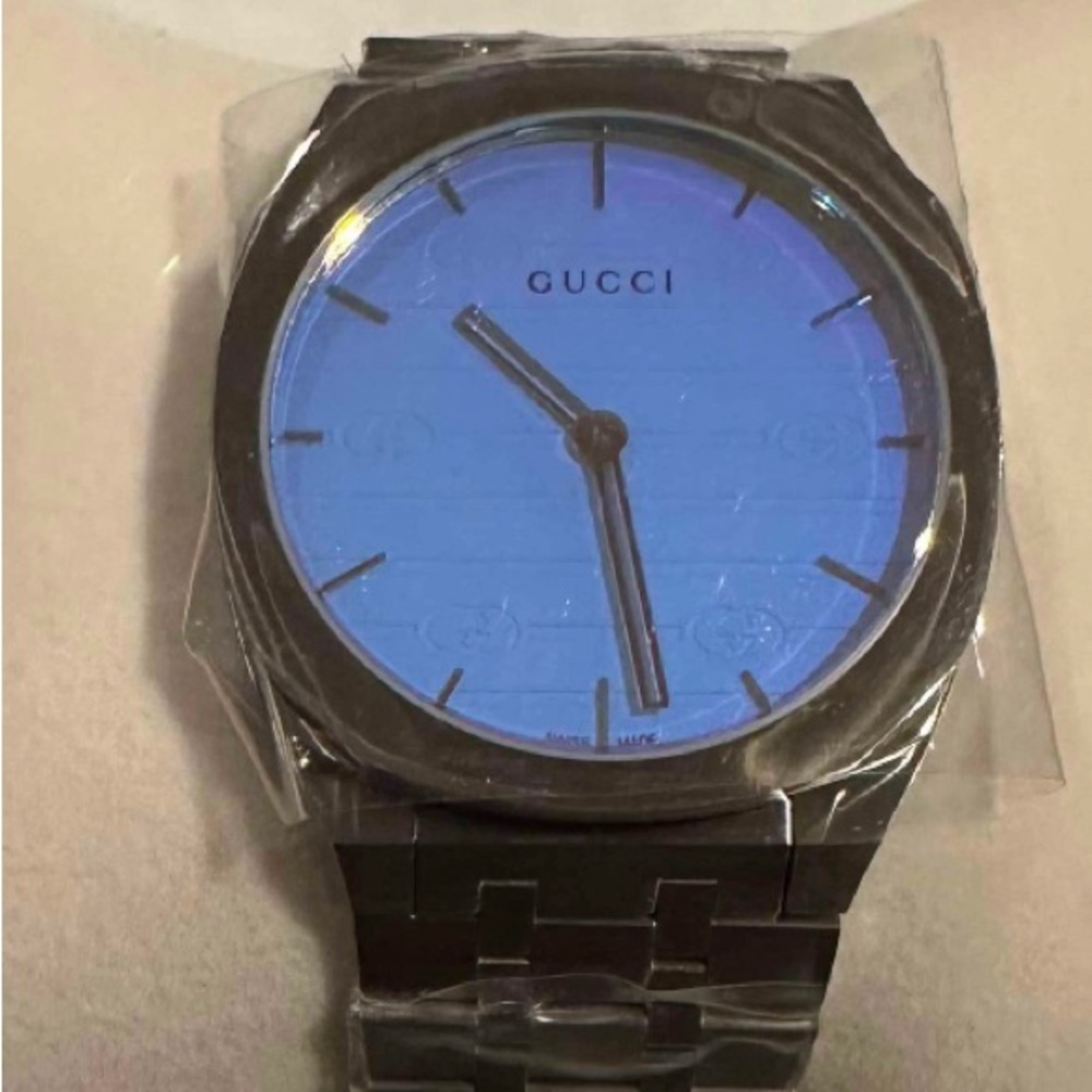 Gucci 25H 38mm watch